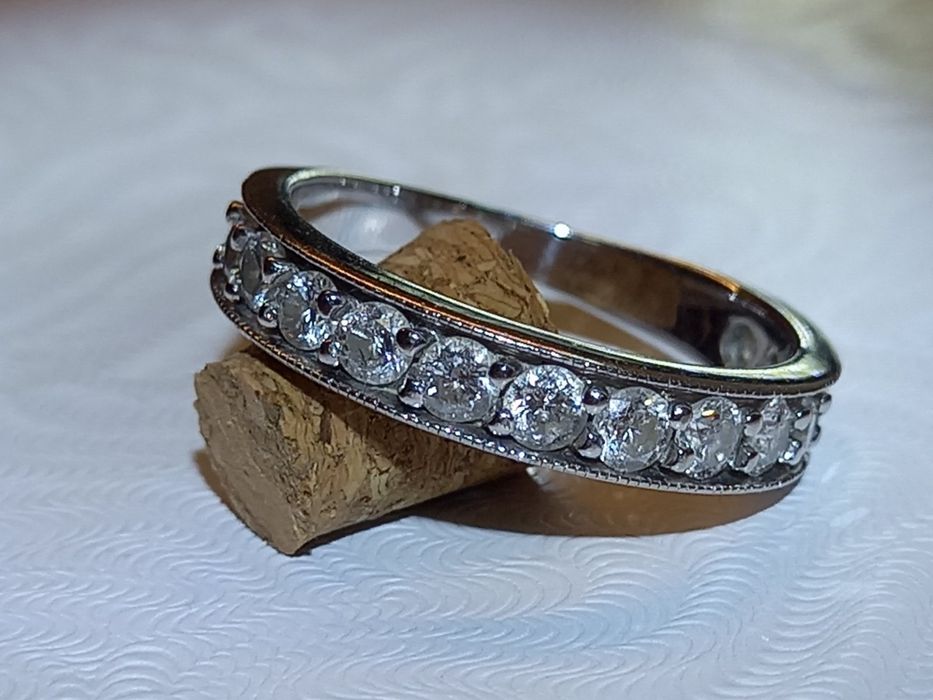 Золотое кольцо дорожка с бриллиантами 0.85 кт