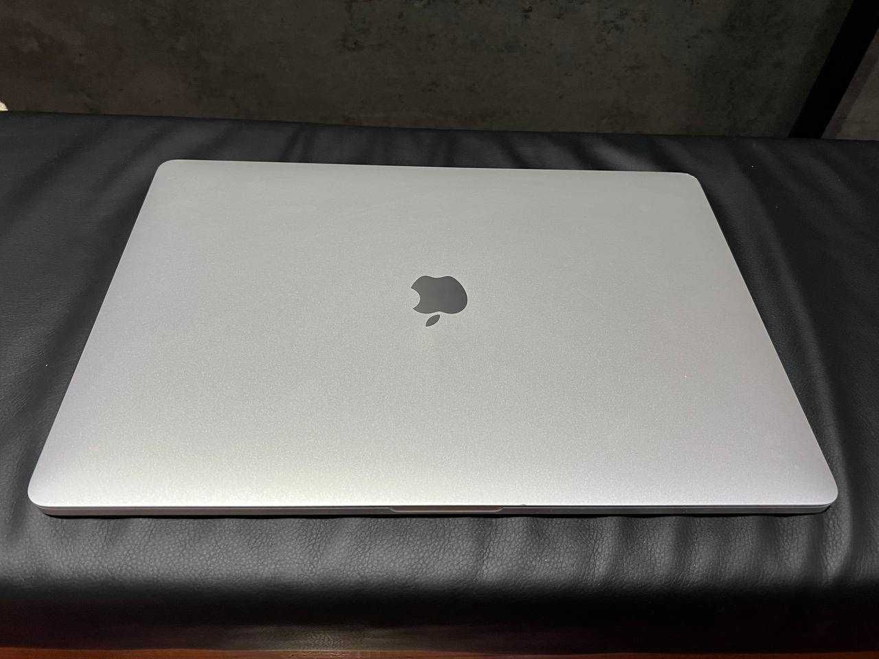 Ноутбук Apple MacBook Pro 16 (2019) A2141  i7 16gb 512 GB SSD
