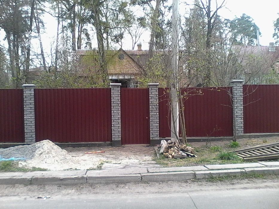 Паркани Заборы Огорожі профнастил цегла блоки