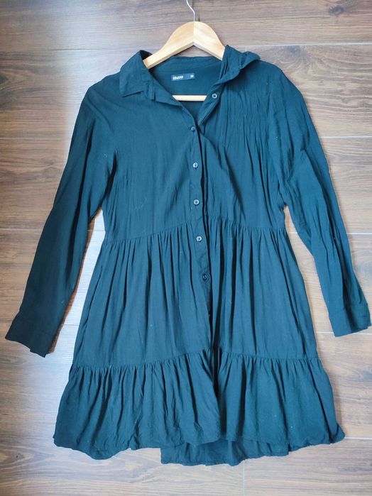 Mała czarna koszulowa