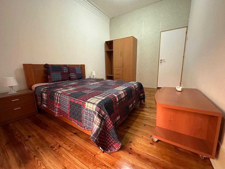 Quartos para casais, ótima localiz, desp inclusas, entrada facilitada