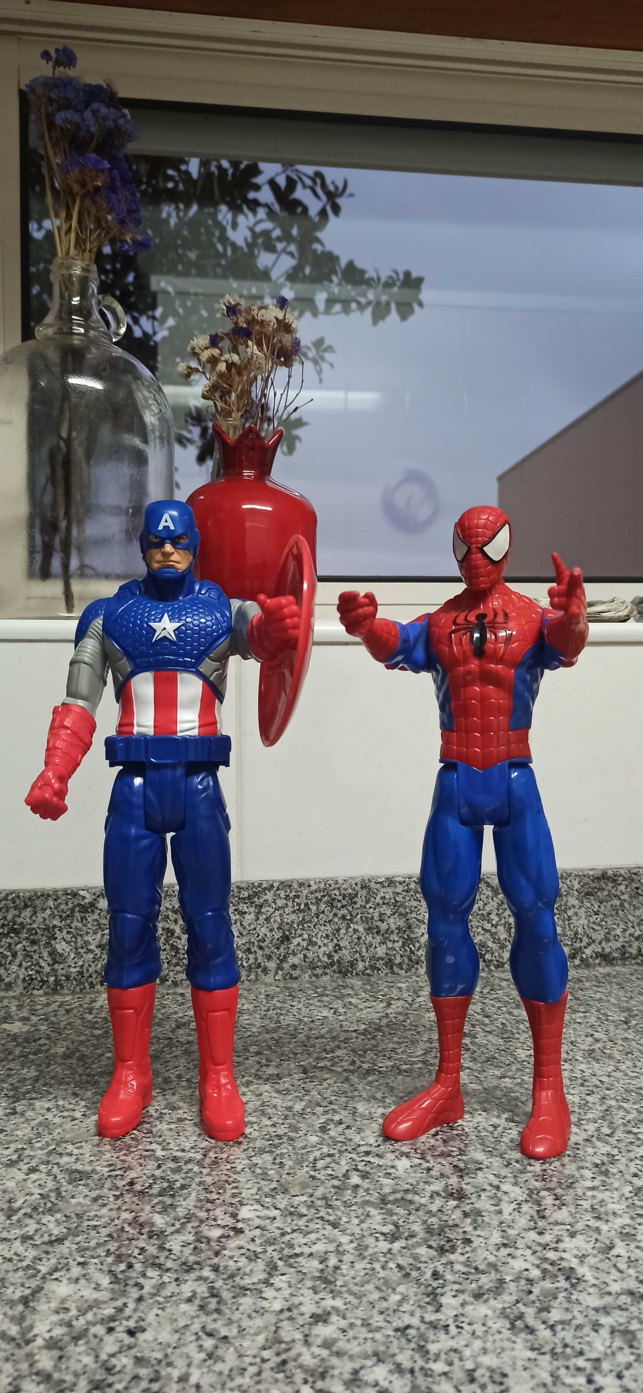 3 Figuras- Marvel e Star Wars