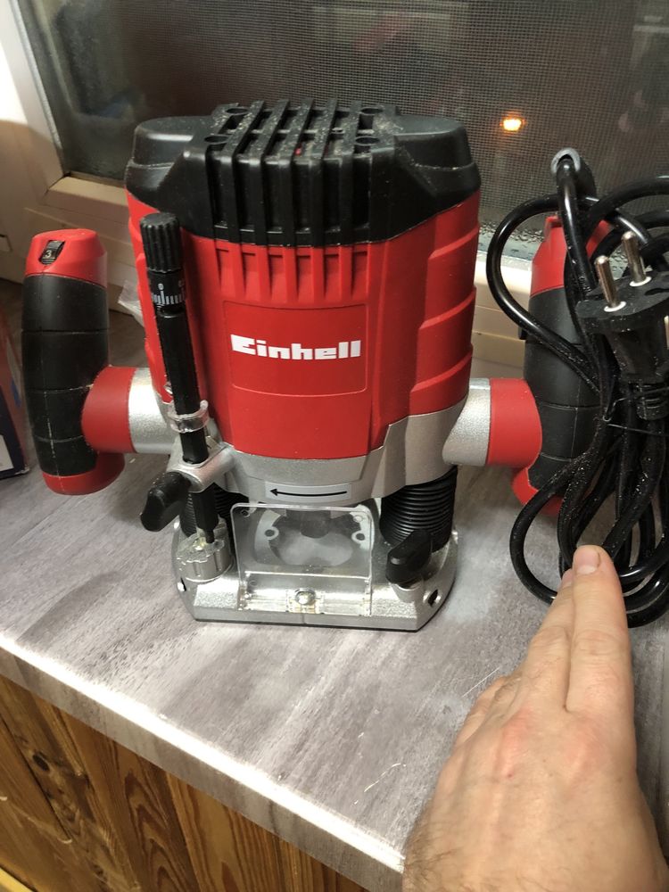 Продам фрезер Einhell