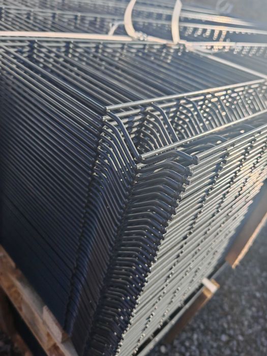 Panele ogrodzeniowe 3D, słupki ,obejmy ,mocowania do podmurówki/słupka