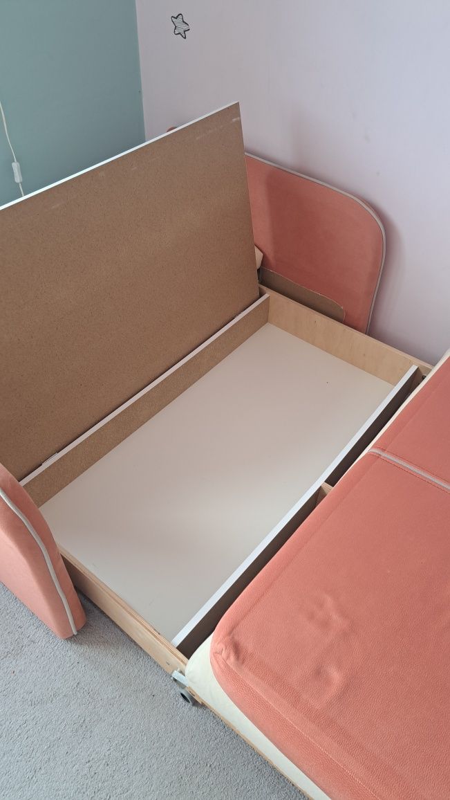 Używaną rozkładana sofa