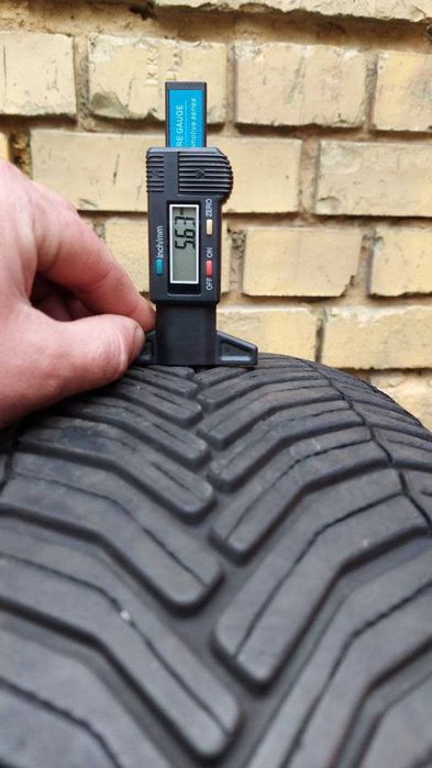 Шини б/у 215 60 R17 Michelin Cross Climate
