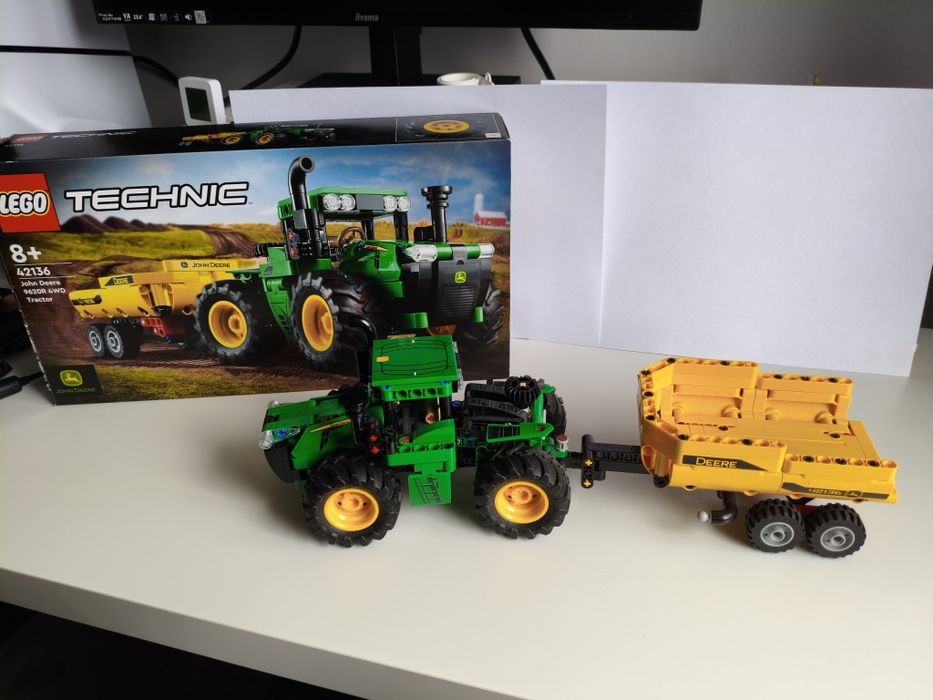 Lego technic 42136 Traktor John Deere z przyczepą
