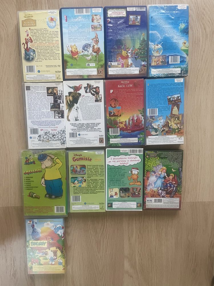 Bajki VHS Król Lew, 101 Dalmatyńczyków, Smurfy, Pocahontas, Puchatek