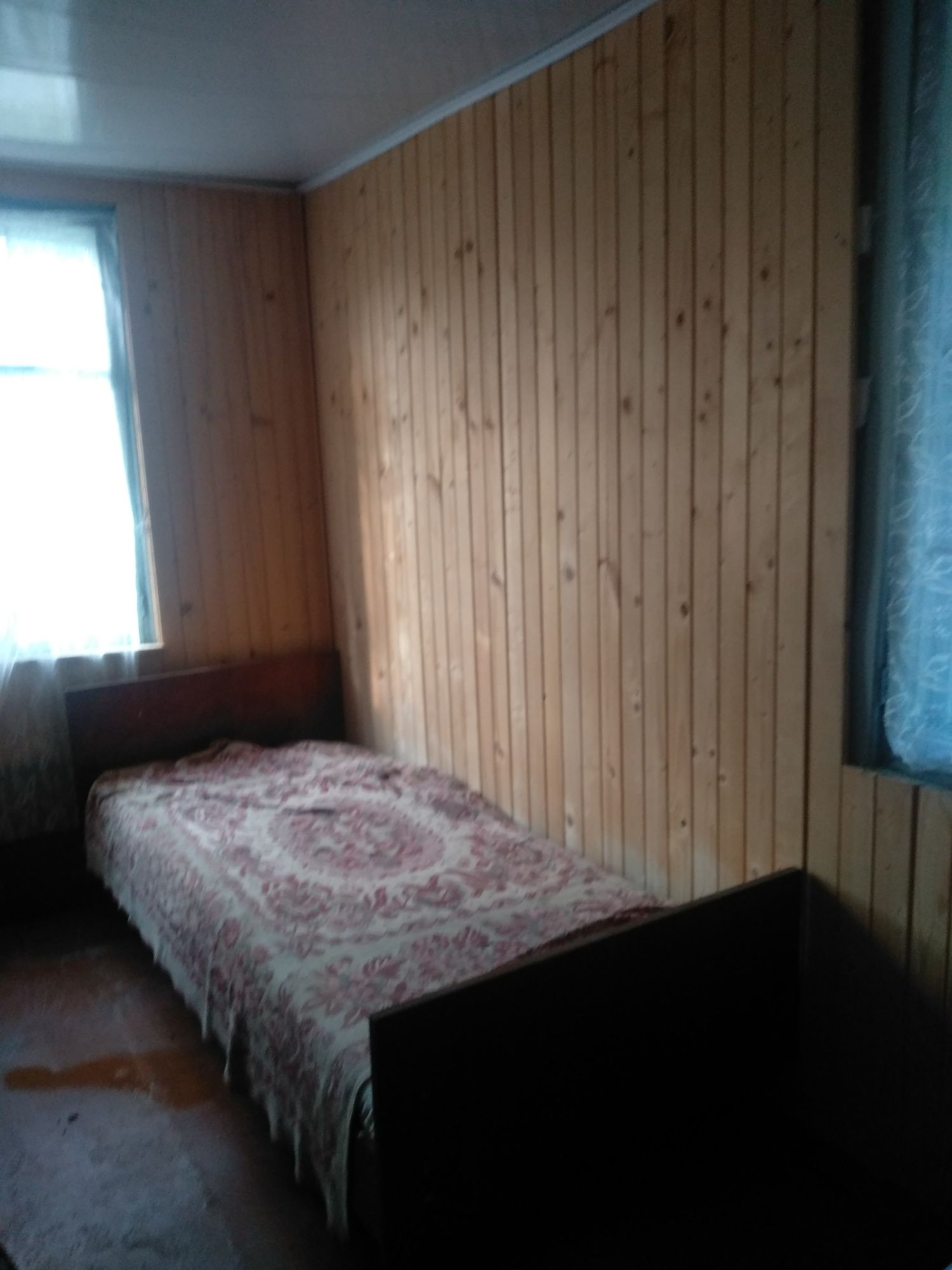 Земельна ділянка  та дачний будиночок