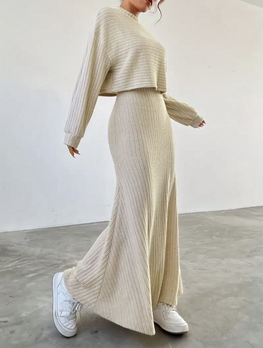 Плаття-костюм. Колір світлий беж. Розмір S-M