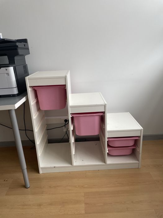 Regał z pojemnikami ikea Trofast