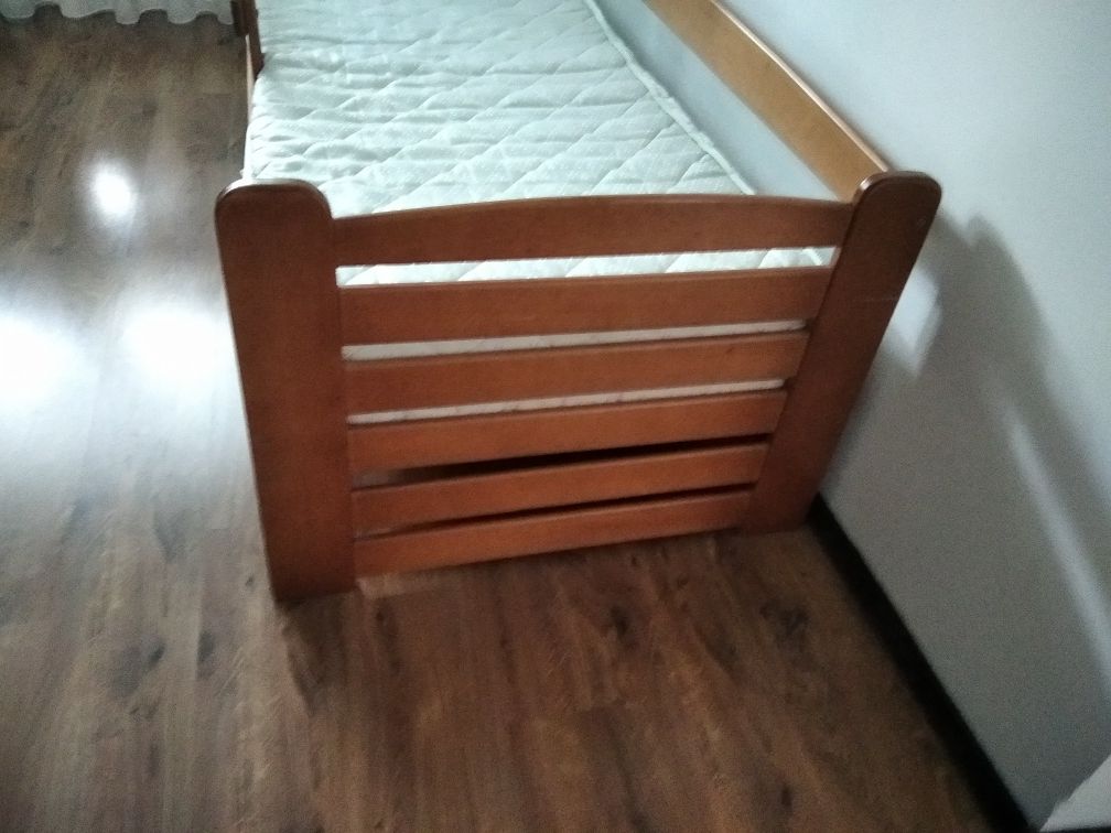 Підліткова ліжко