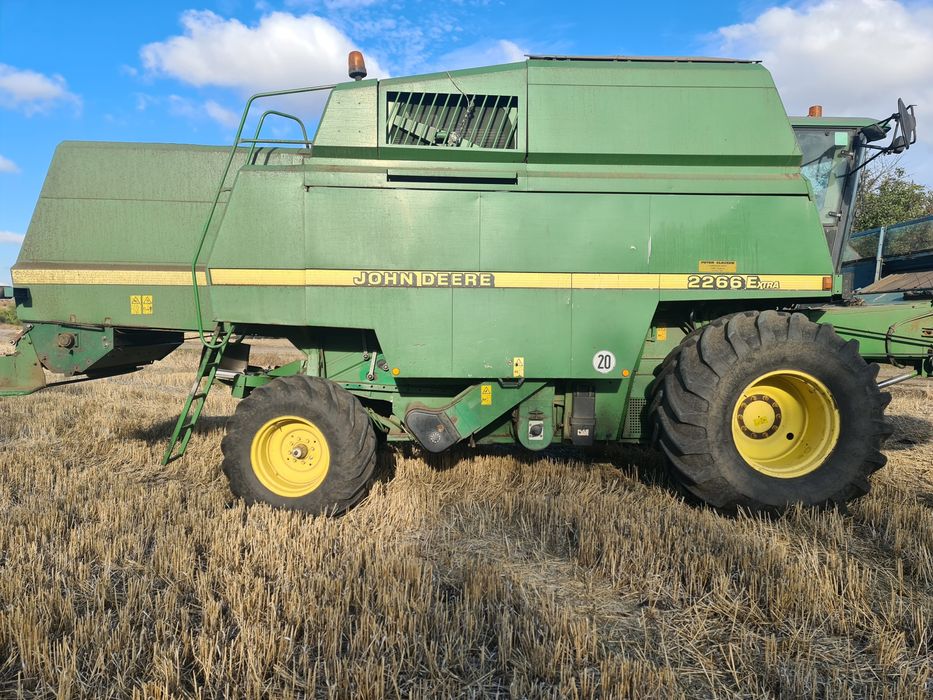 John Deere 2266 Extra