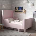 Jasnoróżowe rozsuwane łóżko Busunge IKEA 80x200 cm