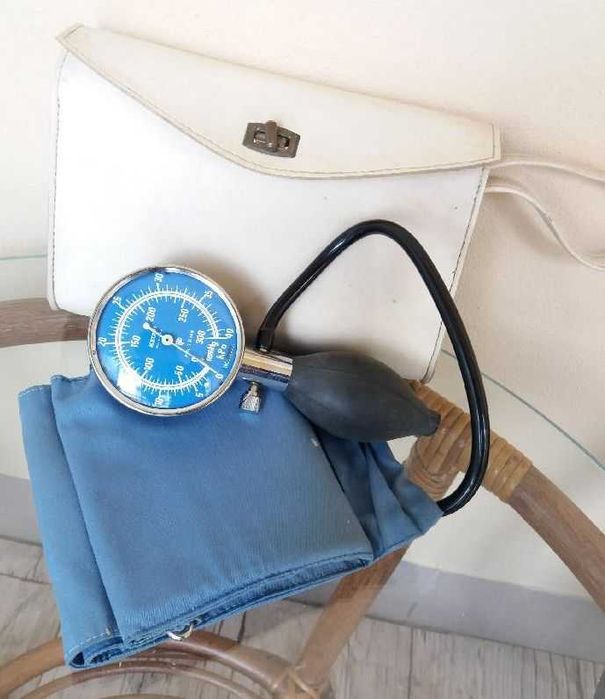 Ciśnieniomierz Retro PRL + etui