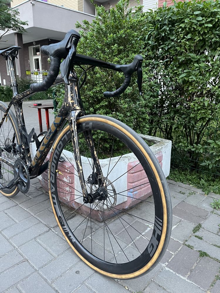 Топовий шосейний велосипед Trek Emonda SLR Disc Di2 (рама 56)