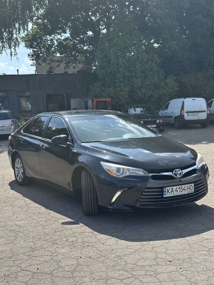 Арена авто Toyota Camry Hybrid, Volkswagen Passat B7