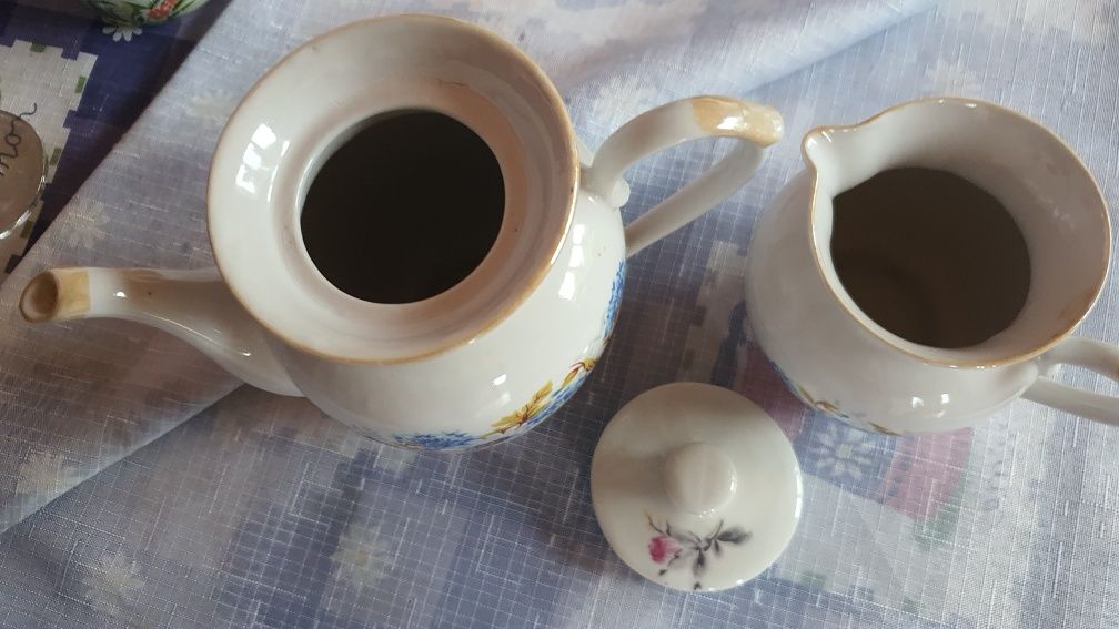 Посуд фарфор різний