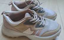 Buty sportowe, 36, uzywane w odcieniach różu.