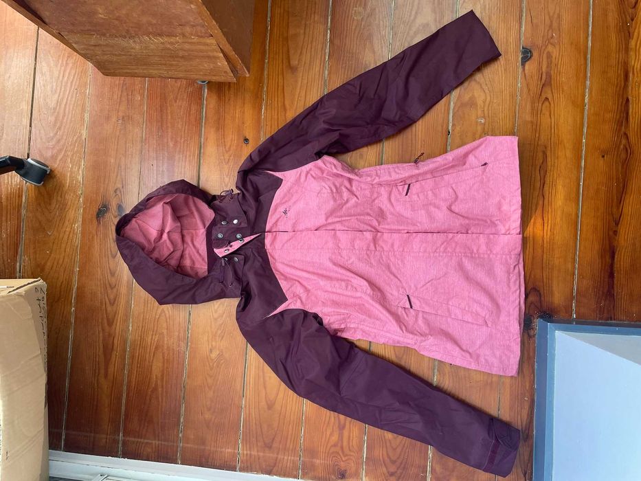 Casaco mulher Quechua Decathlon outono/inverno, impermeável, impecável