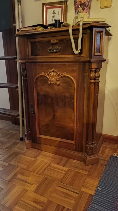 Bonita consola clássica