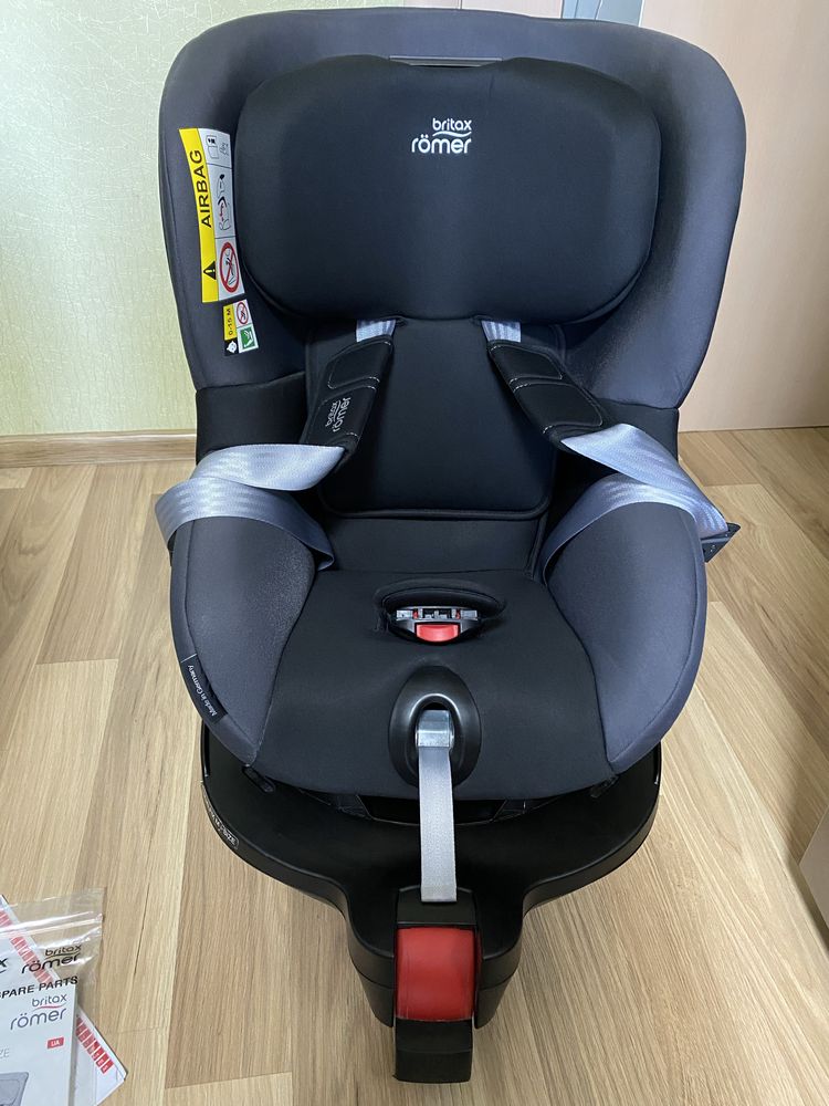 Автокресло Britax-Romer Dualfix M-I size с 3 мес.до 4 лет, поворотное