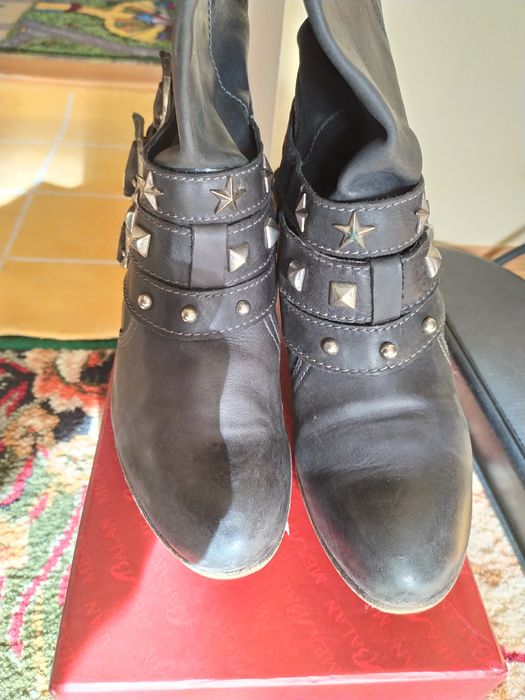 Продам високі чобітки