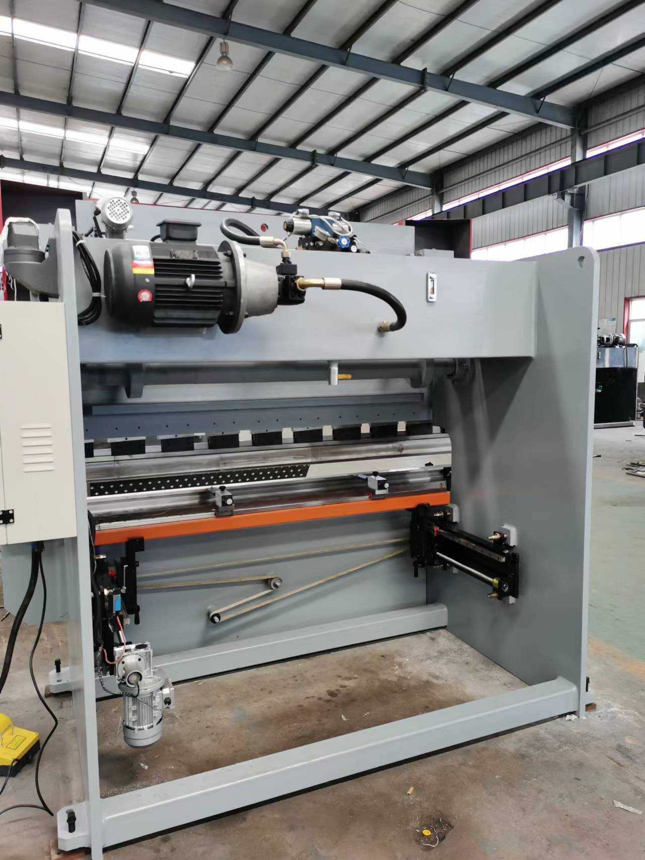 Máquina de dobrar cnc Bending machine