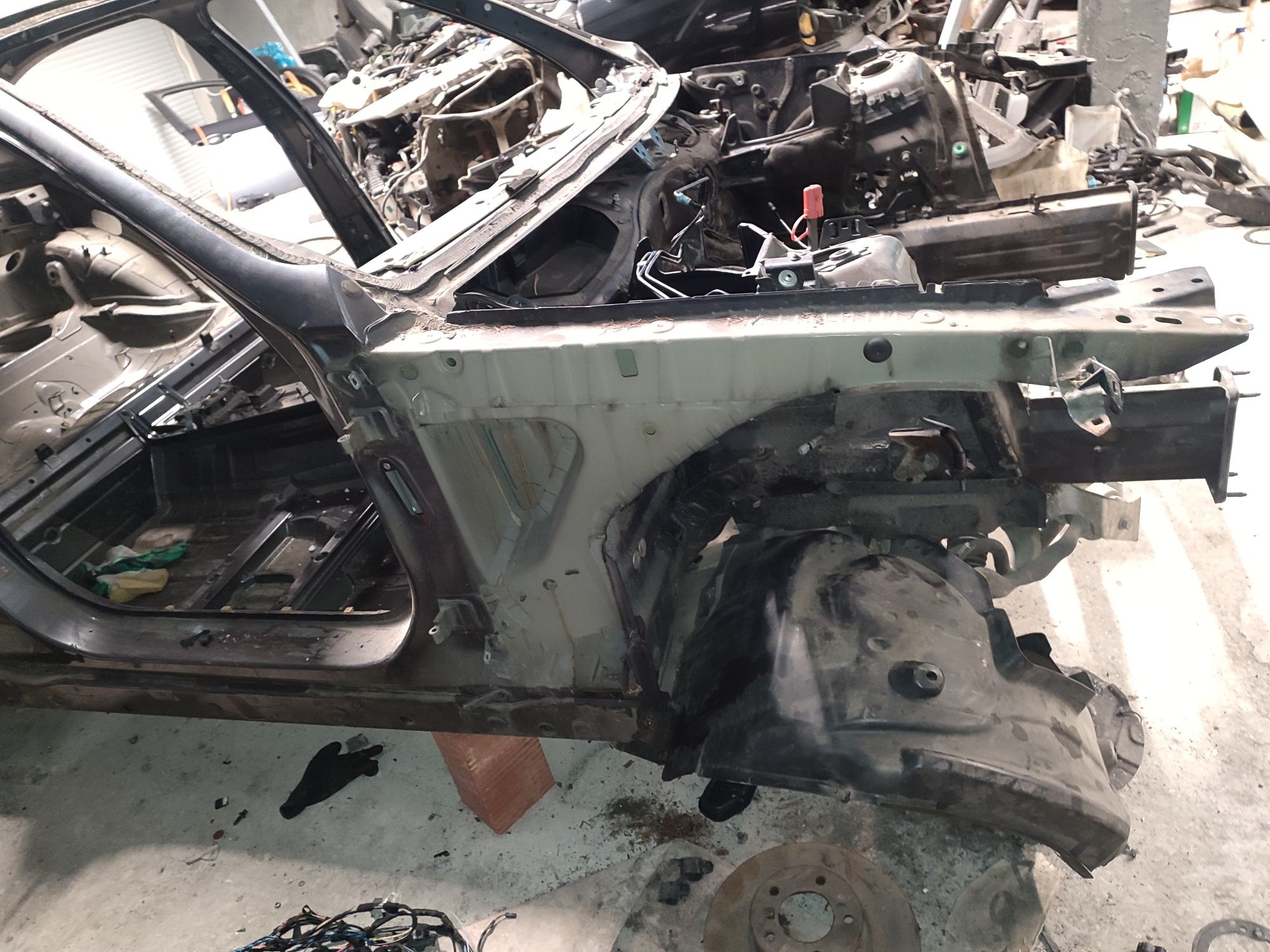 Podłużnica BMW e90 słupek próg fartuch  sparkling graphite A22