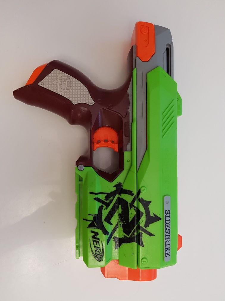 Pistolet Nerf z kaburą