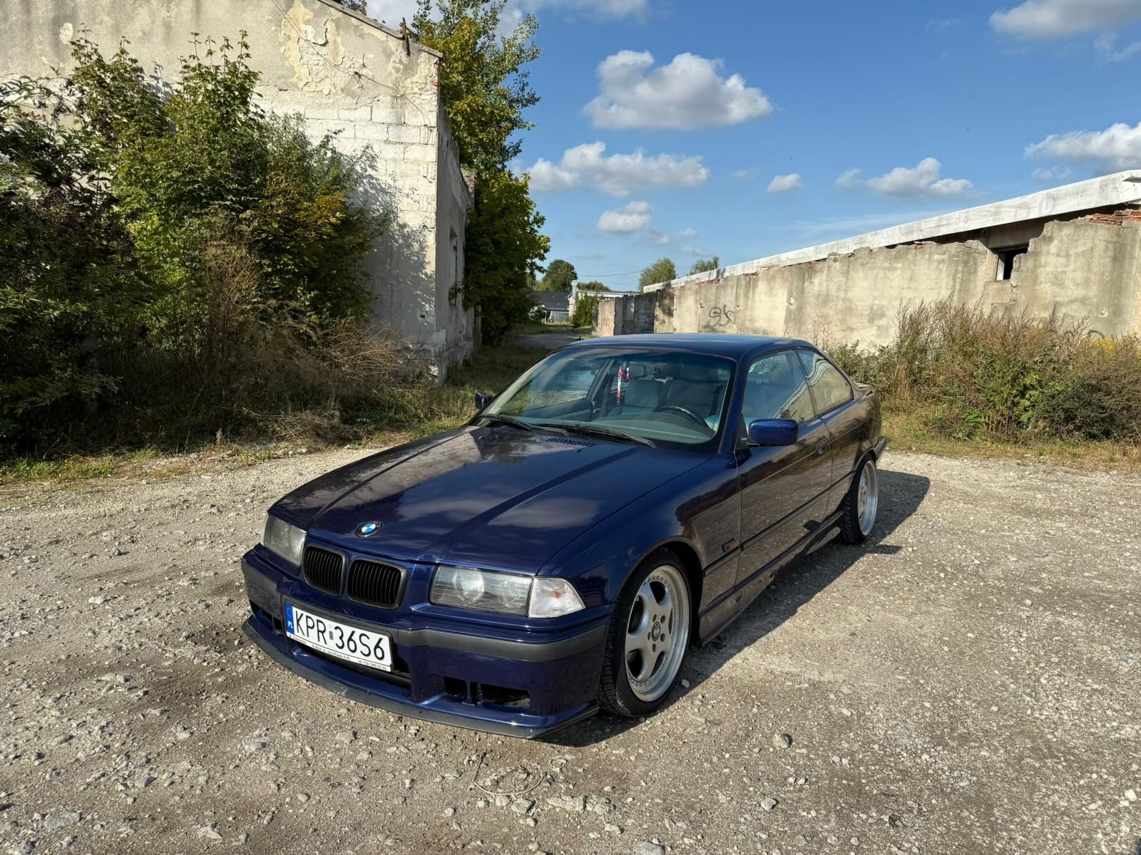 Sprzedam Bmw e36 coupe 1.8is zdrowa