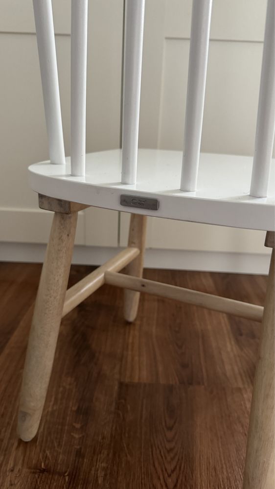 Krzesełko krzesło dla dziecka dziecięce patyczak Kave home