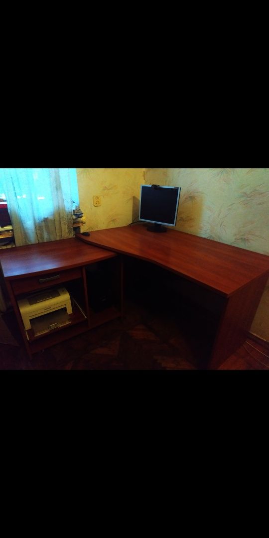Компьютерный стол ,офисный стол ,Рабочий стол БУ размеры на фото