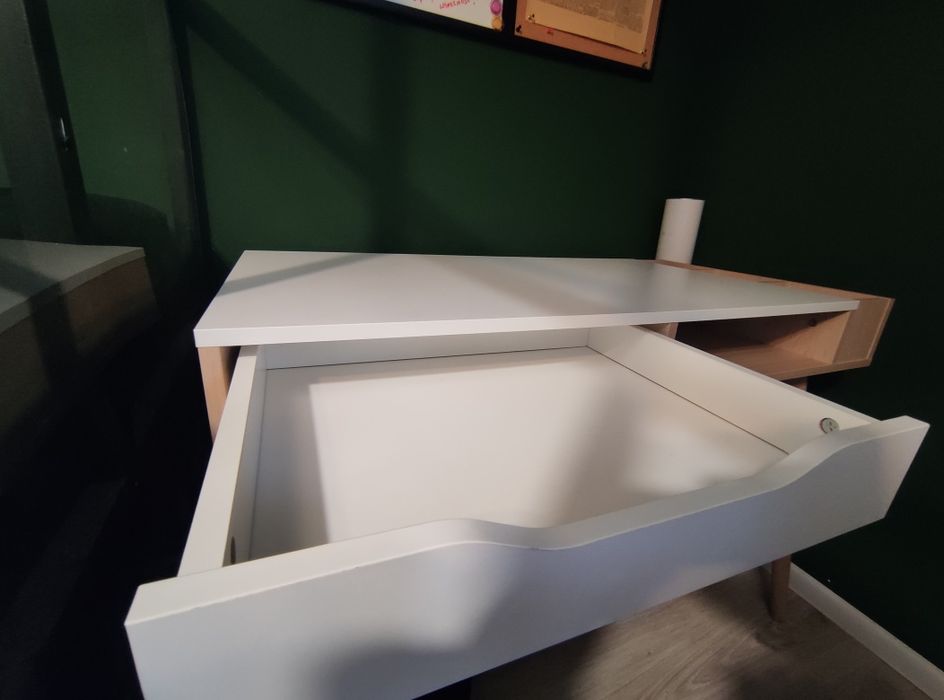 Biurko SOFIE białe/buk z szufladą i przegródkami