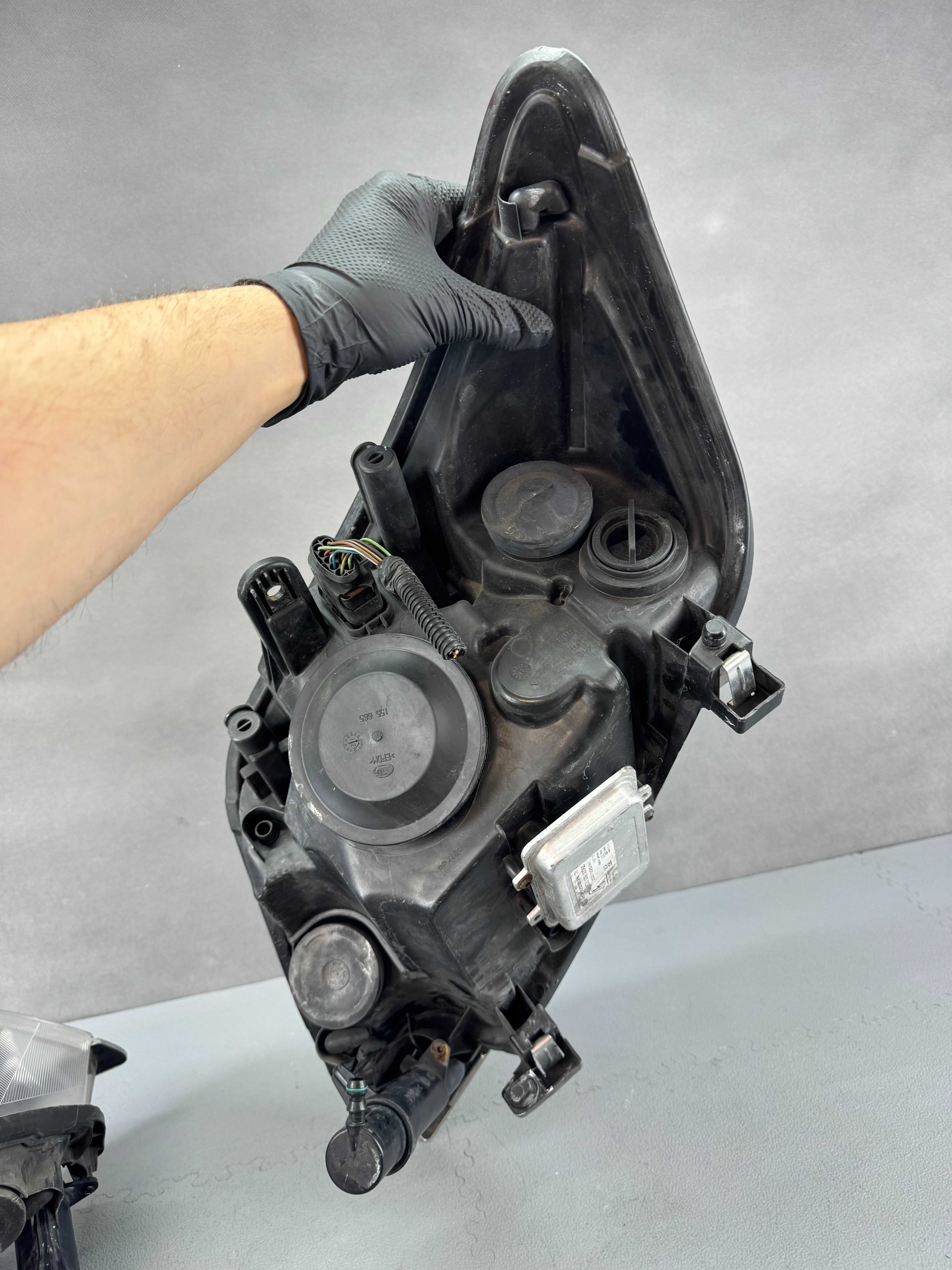 Ford KUGA MK1 08-13r. Lampy Przednie Bi-Xenon Lewa+Prawa Kompletne EU