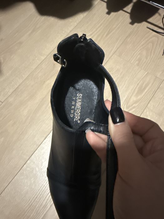 Нові шкіряні ботильони