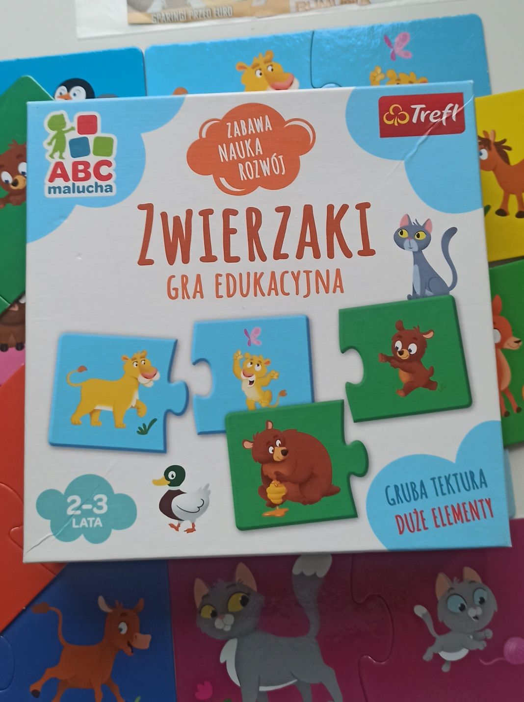 Sprzedam zestaw puzzli i książeczka dla 2-3 latka