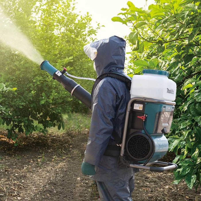 Akumulatorowy zamgławiacz MAKITA XGT 40V PM001GZ01