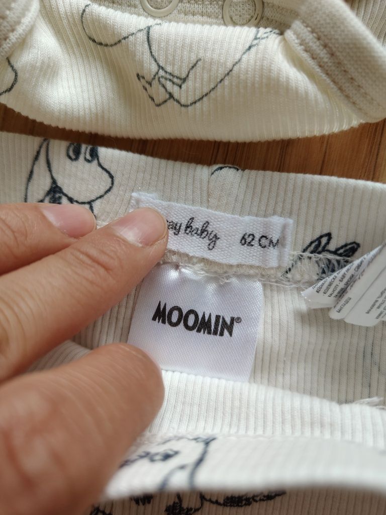 Dwa komplety Muminki  62 bliźniaki