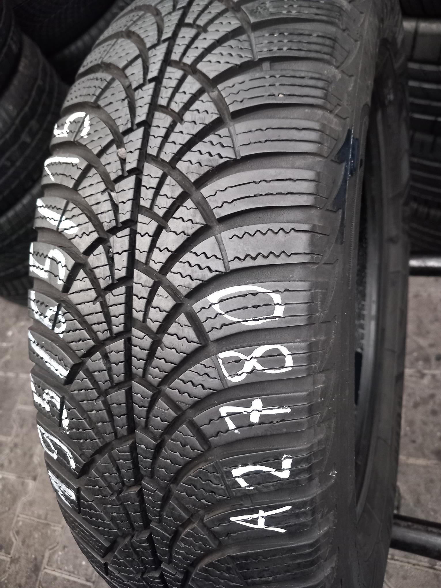 195/65/15 Goodyear Ultra Grip 9+ 95T