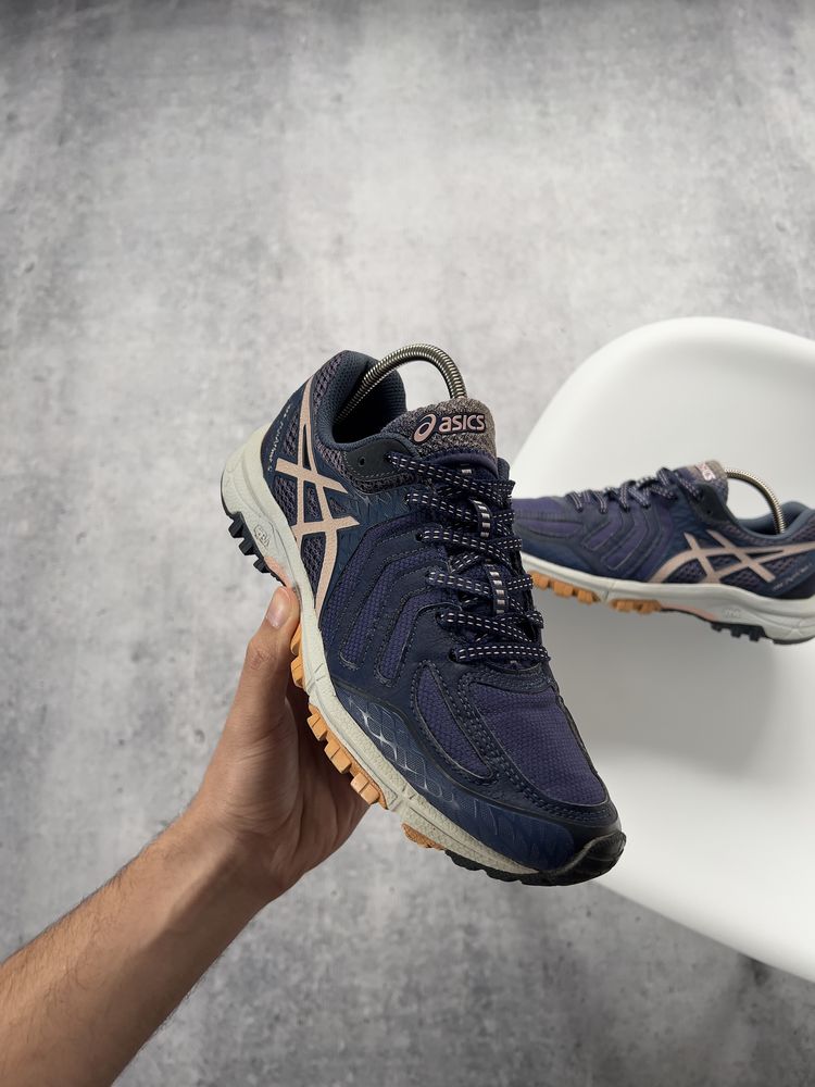 Оригінал! Кросівки Asics. Ідеальний стан! Розмір 39 (24 см.)