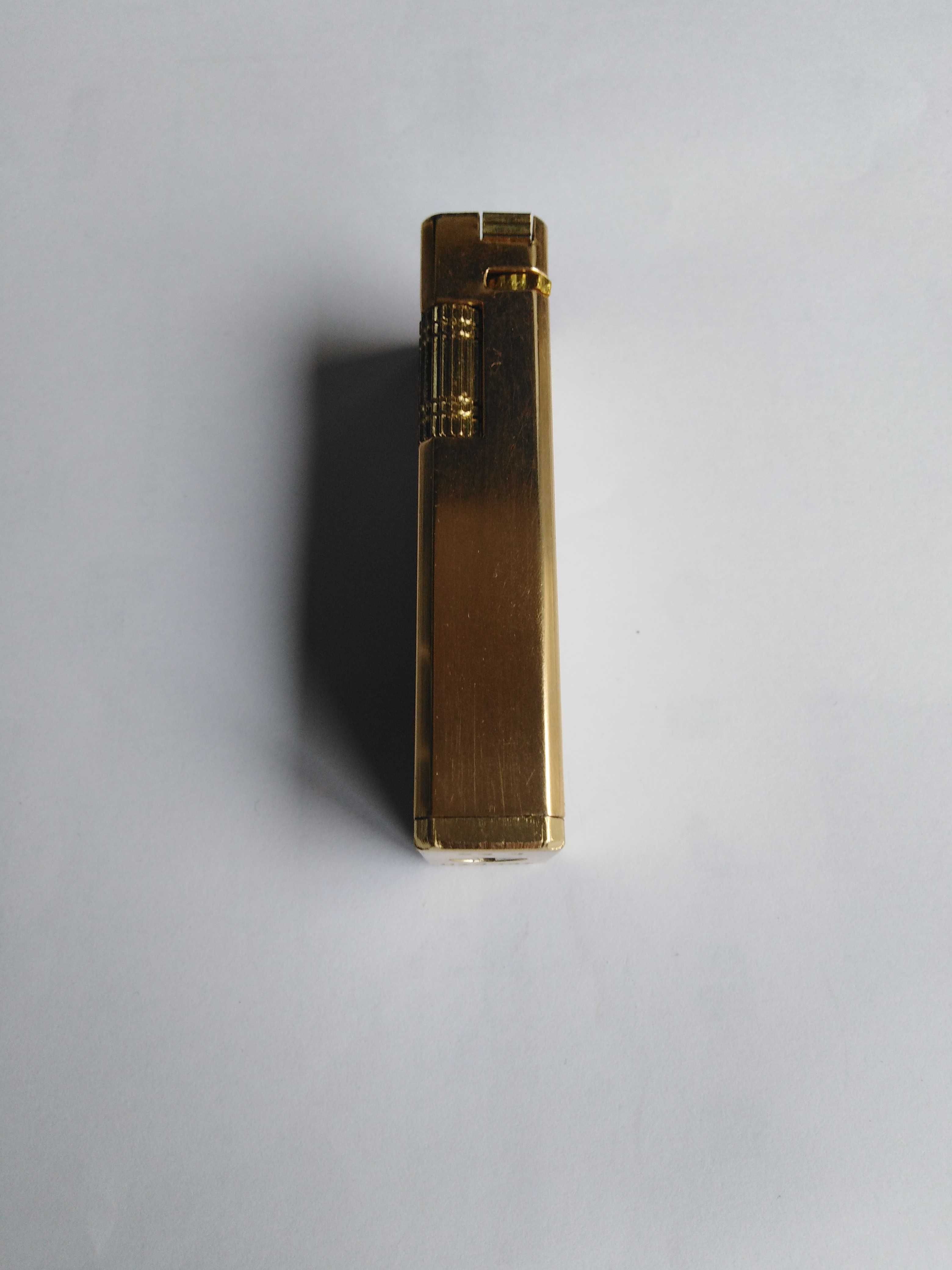 Isqueiros de colecção Camel /Zippo / Ballantine`s.(5€ cada).