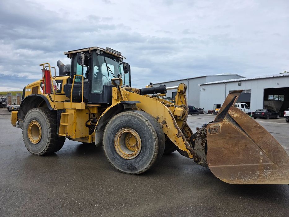 Caterpillar 966 MXE  Ładowarka Caterpillara CAT 966 MXE waga 2017r. 235 000 zł netto