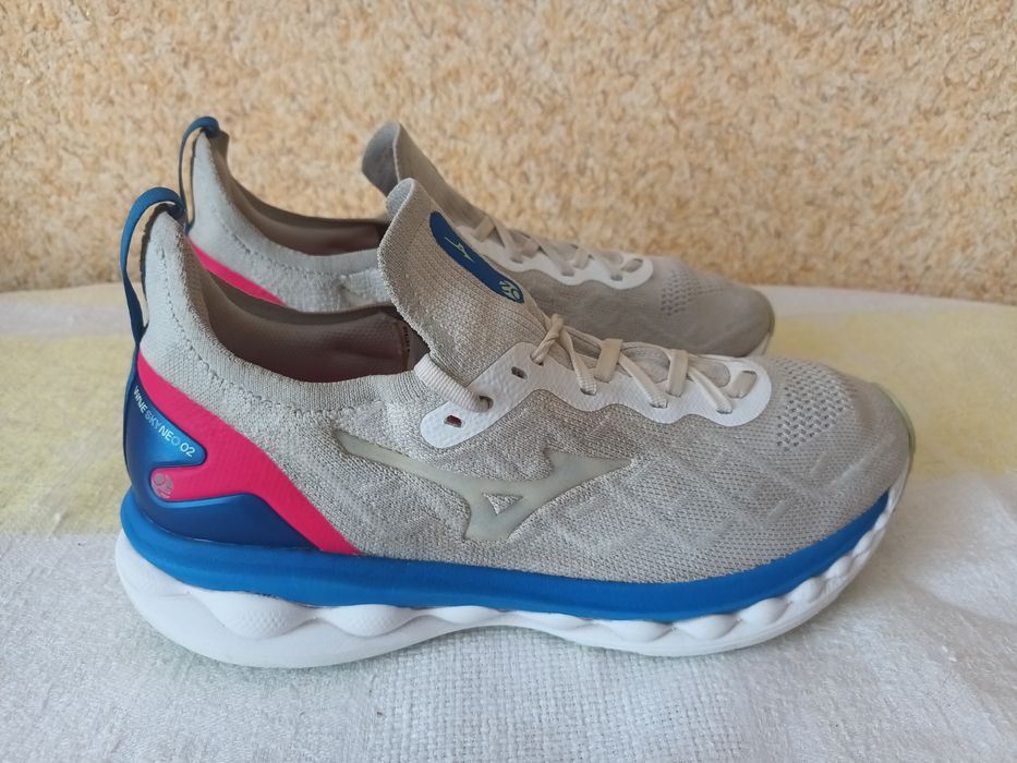 Кроссовки Mizuno Wave sky neo 2