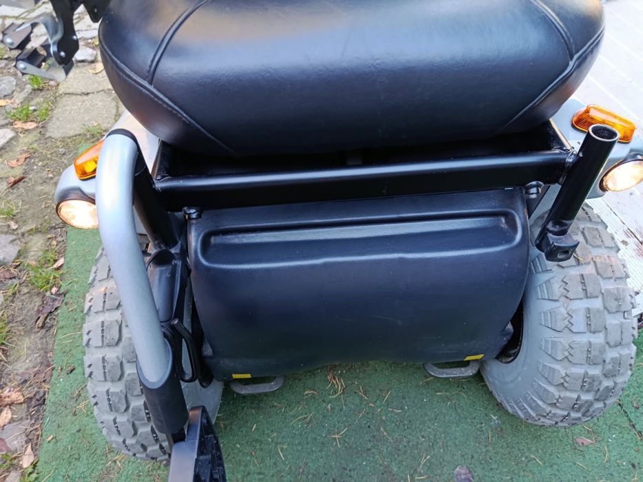 Wózek inwalidzki elektryczny