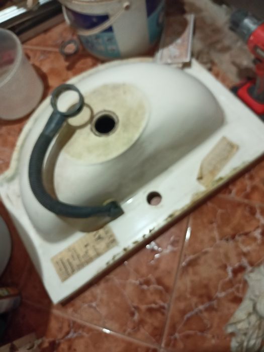 Umywalka 60cm naszafkowa