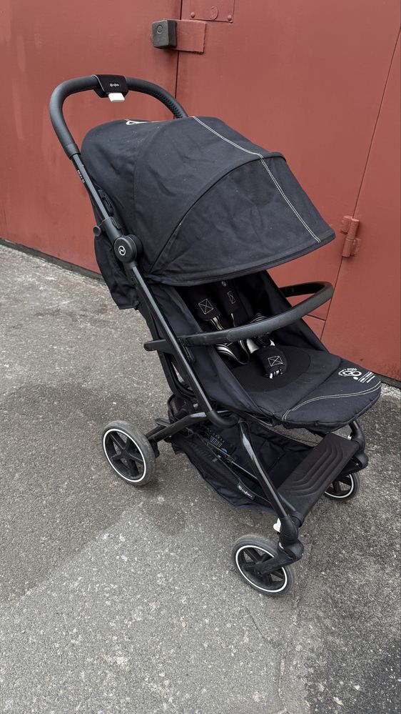 Продам прогулочную детскую коляску Cybex eazy s+2
