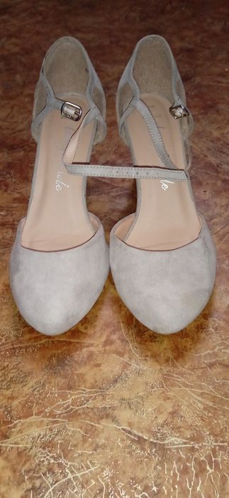 Туфлі, босоніжки жіночі!!!