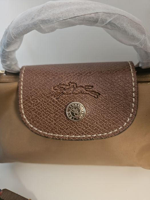 Mala longchamp camel