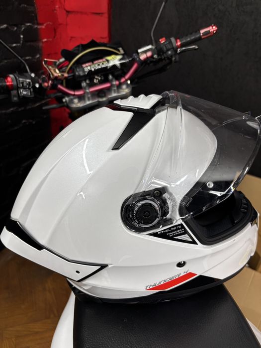 Мотошолом MT Thunder 4